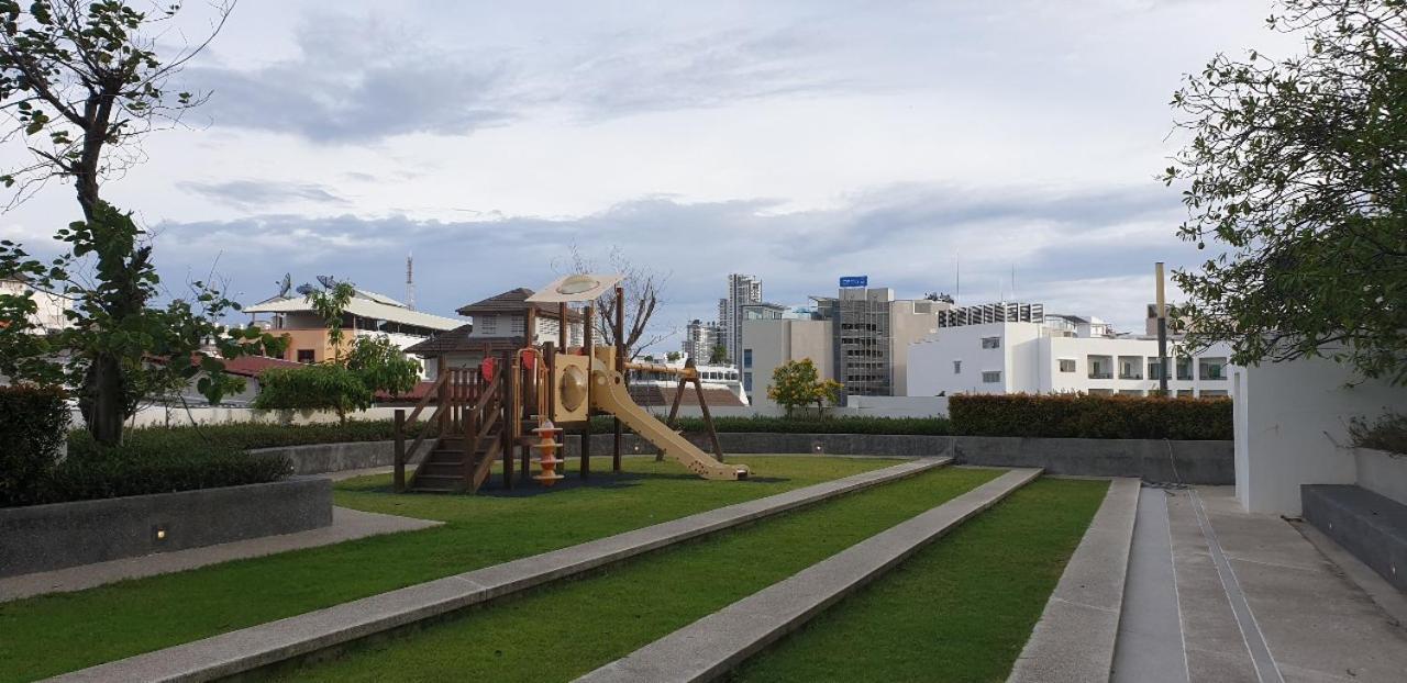 The Base Central Pattaya Quiet King-Bed With Infinity Pool & Free Netflix! 외부 사진