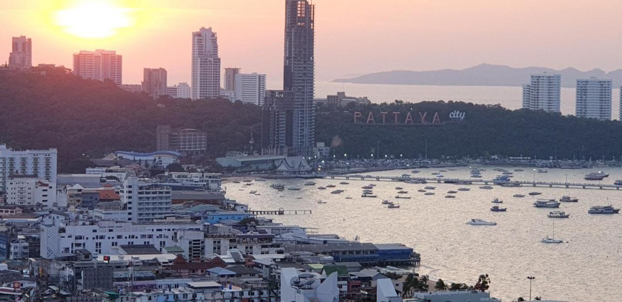 The Base Central Pattaya Quiet King-Bed With Infinity Pool & Free Netflix! 외부 사진