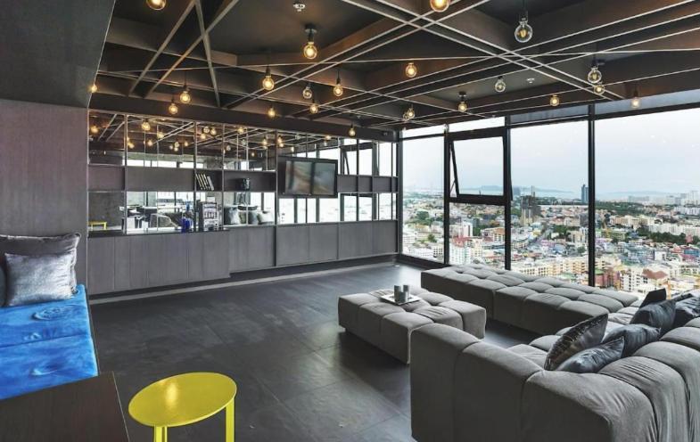 The Base Central Pattaya Quiet King-Bed With Infinity Pool & Free Netflix! 외부 사진