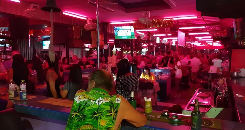The Base Central Pattaya Quiet King-Bed With Infinity Pool & Free Netflix! 외부 사진